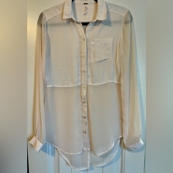 Free People Tops - Free People Draped Ivory High Low Long Sleeve Button Down Blouse Sz XS NWOT’s